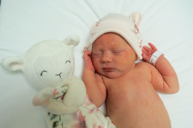 071025ZayleighAshlynn-Rose-002